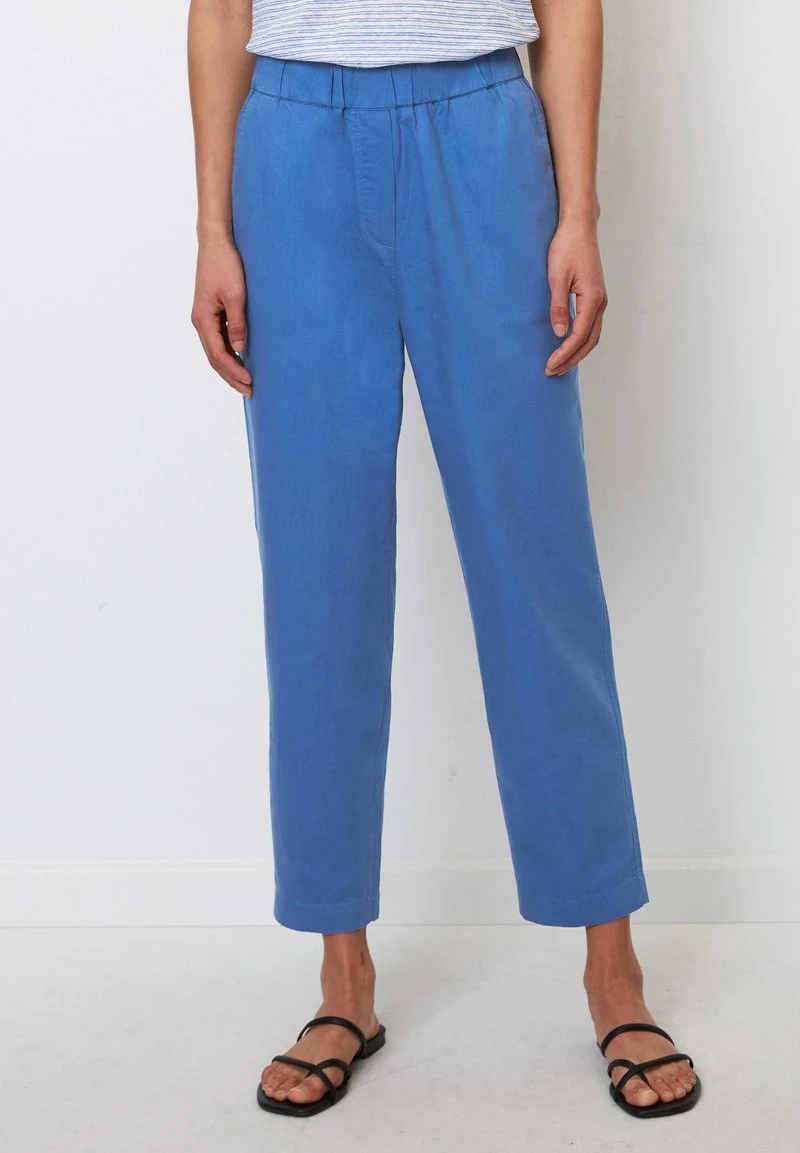 Marc O'Polo BARREL SHAPE MIT GUMMIZUG - Stoffhose - Summer Sky 3 Marc O'Polo BARREL SHAPE MIT GUMMIZUG - Stoffhose - Summer Sky