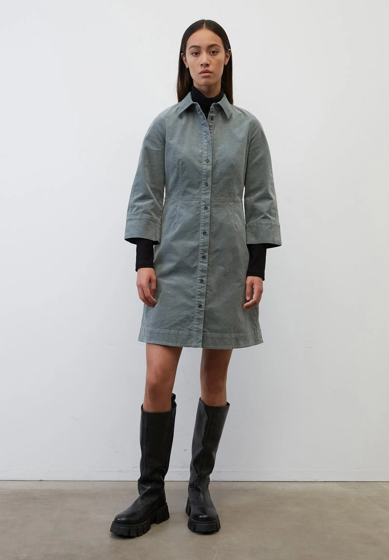 Marc O'Polo DRESS FITTED SHIRT STYLE BUTTON PLACKET SHORT LENGTH - Blusenkleid - Deep Lake Green 4 Marc O'Polo DRESS FITTED SHIRT STYLE BUTTON PLACKET SHORT LENGTH - Blusenkleid - Deep Lake Green – Bild 2