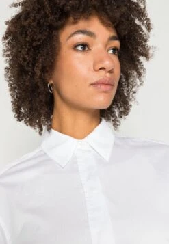 Marc O'Polo LONG SLEEVE KENT COLLAR CROPPED HIDDEN PLACKET - Hemdbluse - White -Marc OPolo Geschaft e4d448e2da7e4d69b78dcd3aa199f398