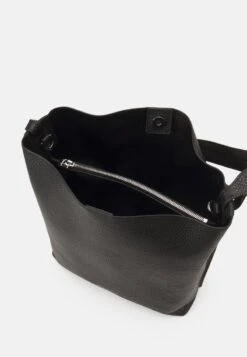 Marc O'Polo BRINJA - Handtasche - Black 10 Marc O'Polo BRINJA - Handtasche - Black -Marc OPolo Geschaft e6ffe0d98a314ef8ad7629351193448b