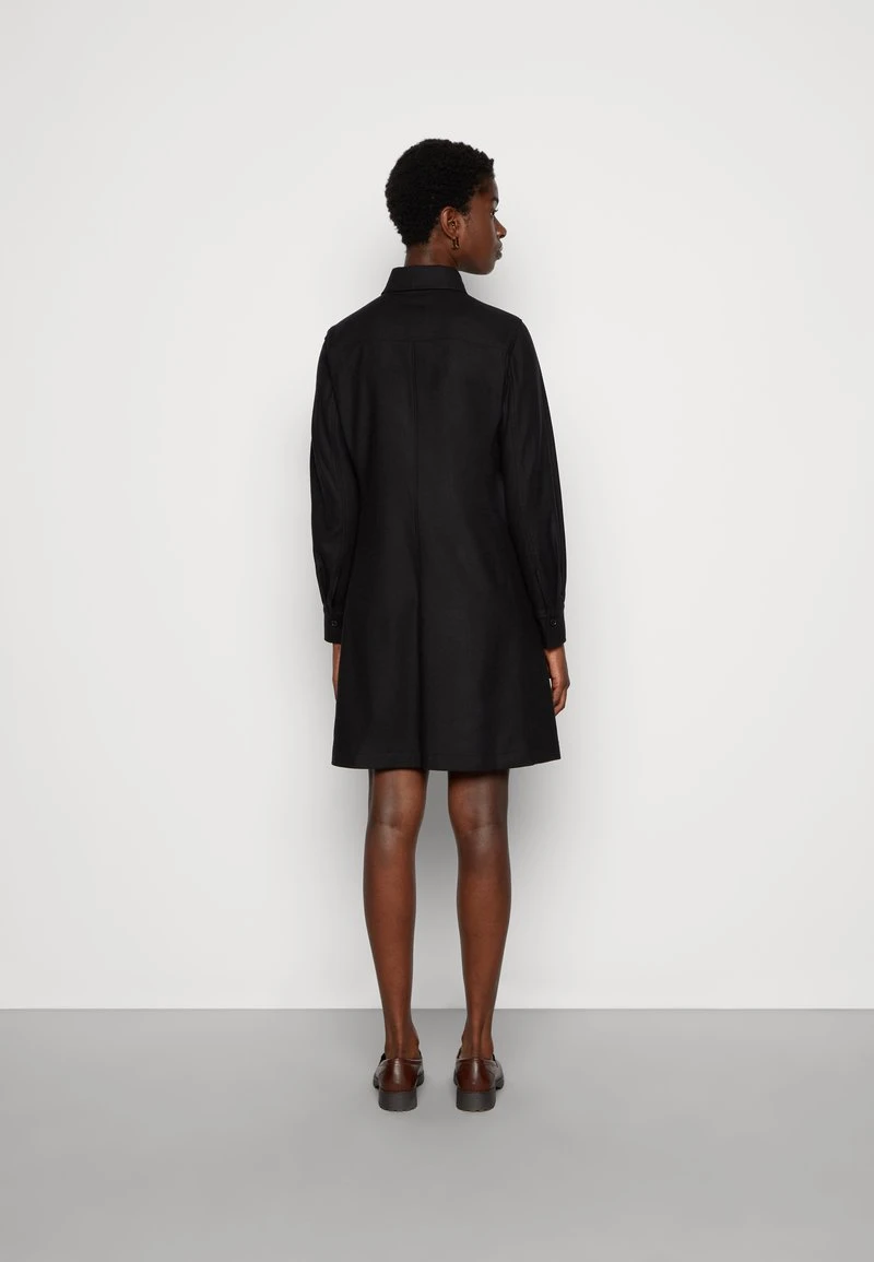 Marc O'Polo DRESS FEMININ SILHOUETTE SHIRT STYLE CUT LINES - Blusenkleid - Black 5 Marc O'Polo DRESS FEMININ SILHOUETTE SHIRT STYLE CUT LINES - Blusenkleid - Black – Bild 3