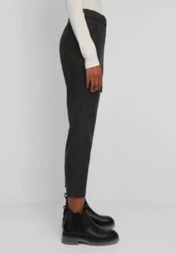Marc O'Polo TAILORED JOGG-PANTS AUS VISKOSE-WOLLE-MIX - Cargohose - Black 11 Marc O'Polo TAILORED JOGG-PANTS AUS VISKOSE-WOLLE-MIX - Cargohose - Black -Marc OPolo Geschaft f0ed503f4dc54f19903ffb8cad534409