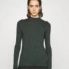 Marc O'Polo LONGSLEEVE STAND UP COLLAR STRUCTURE - Strickpullover - Olive -Marc OPolo Geschaft f10775fdbfcc42dbbea83df90e59972a