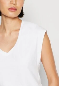 Marc O'Polo SHORT SLEEVE V NECK - T-Shirt Basic - White -Marc OPolo Geschaft f3aca8ac17214502895a1406218b6365