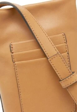 Marc O'Polo Umhängetasche - True Camel -Marc OPolo Geschaft fa568ea7dfb447379f28ec618a81b0d2