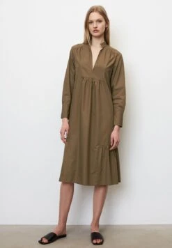 Marc O'Polo MIT GERAFFTEN DETAILS - Freizeitkleid - Earthy Brown -Marc OPolo Geschaft fae6ccb1def245fab87b158e5a3bd4dd